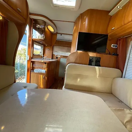 Sleeping In A Motorhome Lejlighed Niederkassel