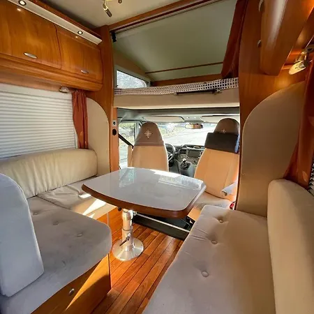 Sleeping In A Motorhome Lejlighed *